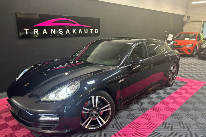 PORSCHE PANAMERA