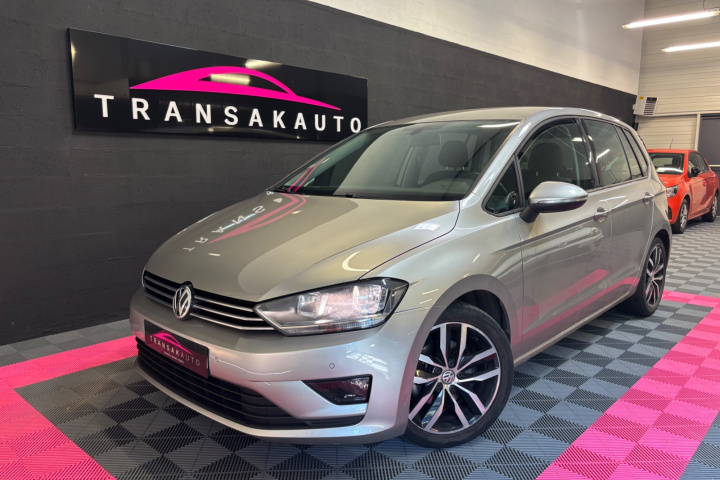 VOLKSWAGEN GOLF SPORTSVAN